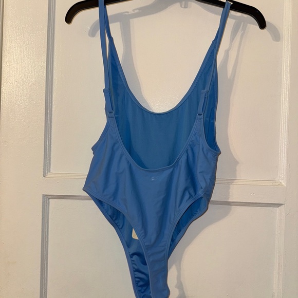 Fabletics Low Back One-Piece Swimsuit medium nwt - Picture 4 of 5